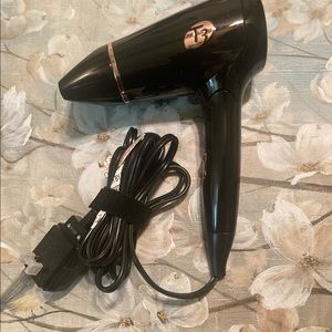 T3 featherweight compact folding dryer